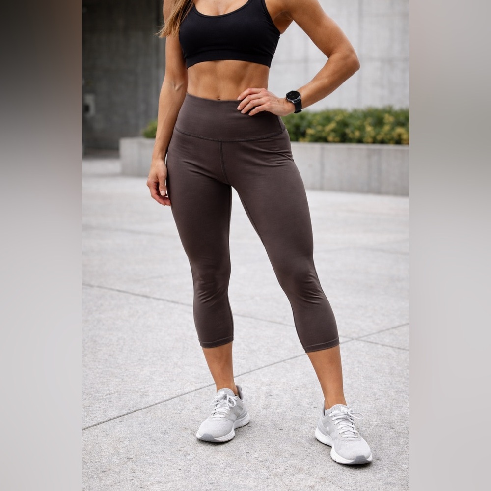 Slinkii Brown Crop High Rise Leggings